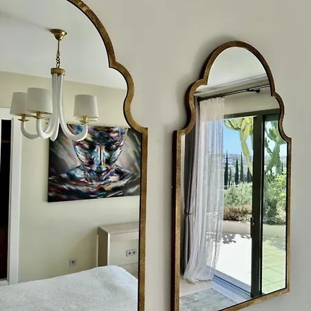 Luxurious Penthouse With Spectacular Panoramic Views *