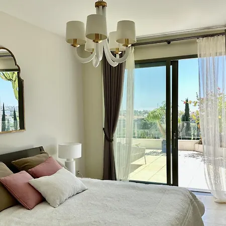 Luxurious Penthouse With Spectacular Panoramic Views